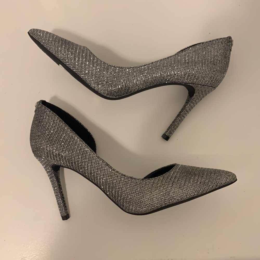 Michael Kors Silver shoes size 7M NEW - Picture 3 of 4